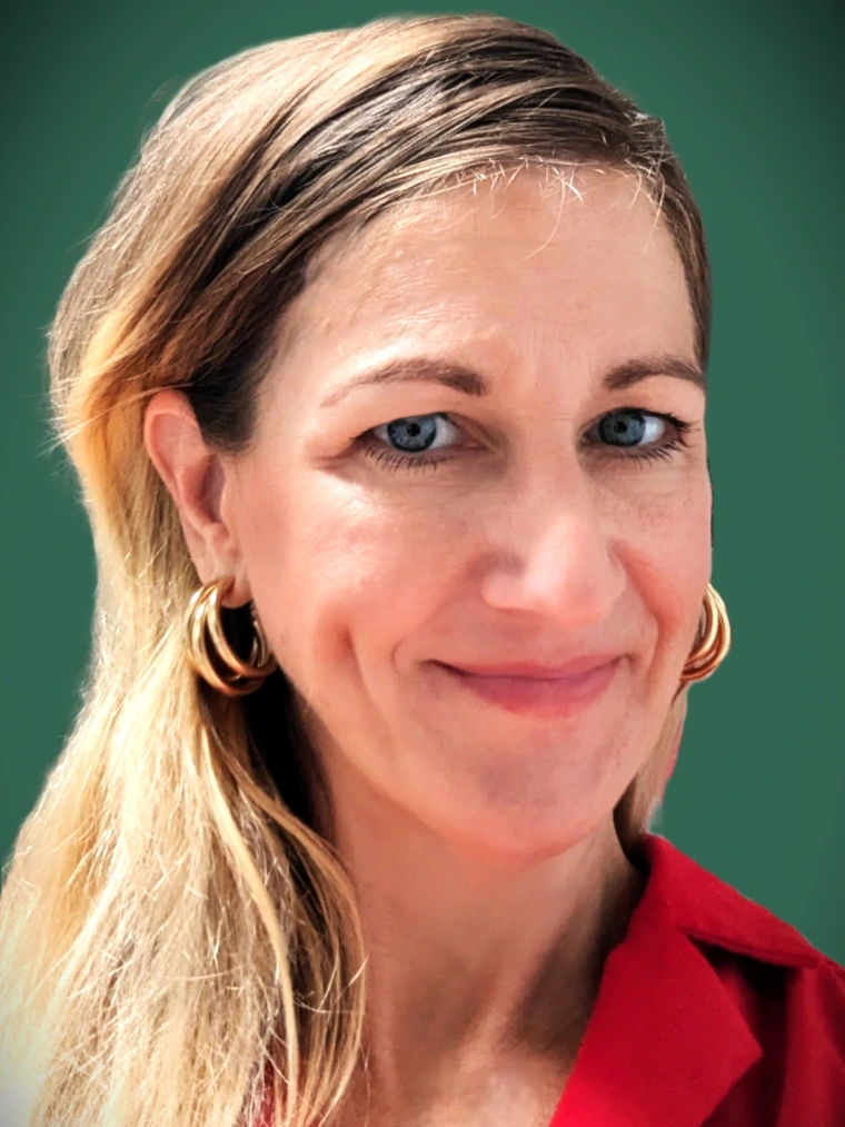 Theresa LeGros headshot